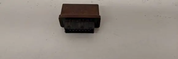 Peugeot 406 Fuel pump relay 240107