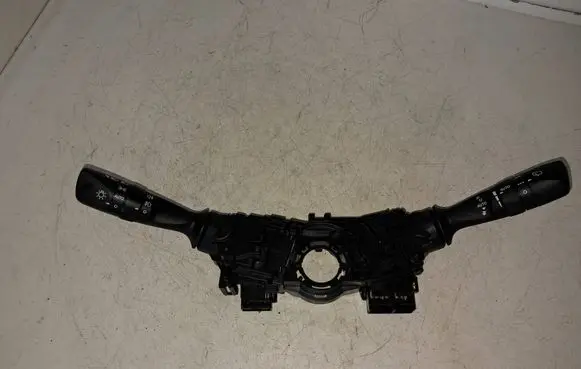 Wiper turn signal indicator stalk/switch