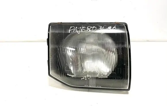 Mitsubishi Pajero Headlight/headlamp 11037746