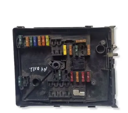 Volkswagen Touran I Fuse box set 1K0937804B 1K0937820B 5K0937800B