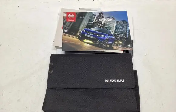 Nissan Qashqai Owners service history hand book 