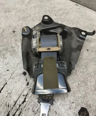 Toyota RAV 4 (XA20) Middle seatbelt (rear) 