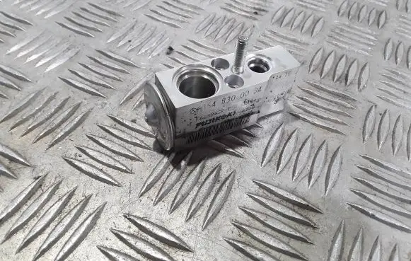 Mercedes-Benz ML W164 Air conditioning (A/C) expansion valve A1648300084