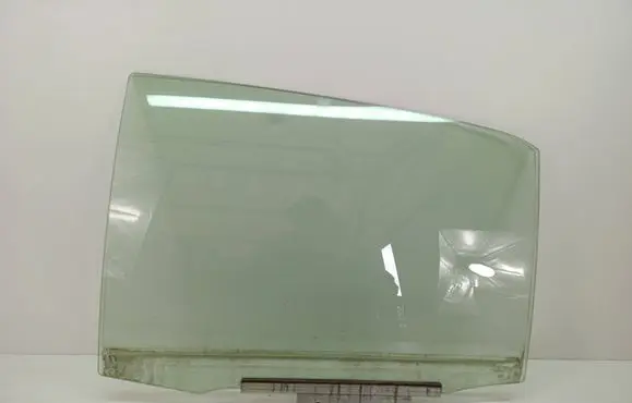 Toyota Yaris Rear door window glass 