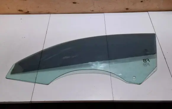 Ford Mustang VI Front door window/glass (coupe) FR3B6321411AE