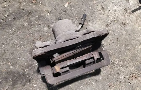 Chevrolet Captiva Rear brake caliper