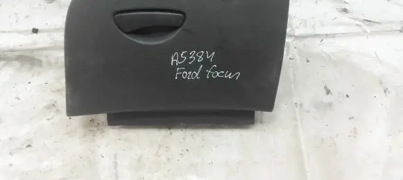 Ford Focus Glove box