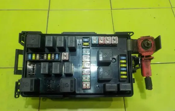 Chrysler 300 - 300C Fuse box set 16238AC BEZPIECZNIKOW