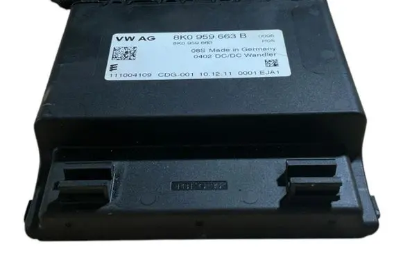 Audi A4 S4 B8 8K Voltage converter/converter module 8K0959663B 8K0959663