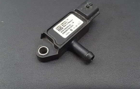Nissan Juke I F15 Exhaust gas pressure sensor 8201043914 H8200741321 08226853