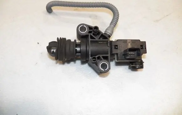 Renault Trafic III (X82) Clutch master cylinder 306102004R