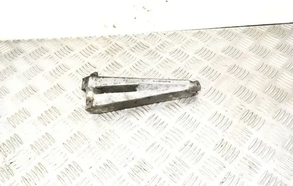 Mercedes-Benz CLK A208 C208 Engine mounting bracket A1112361395 154022