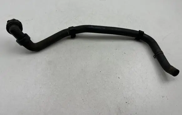 Coolant pipe/hose