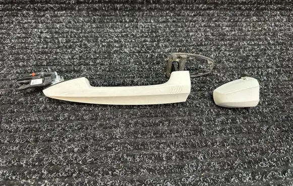 BMW X2 F39 Front door exterior handle 7422105