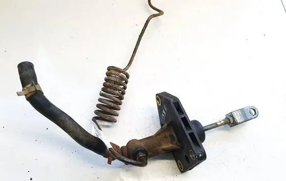 Hyundai Santa Fe Clutch master cylinder 