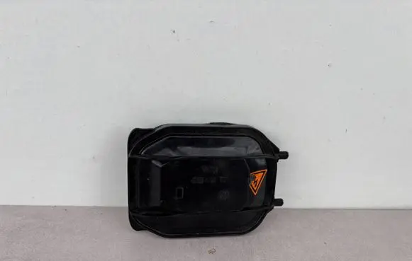 Volkswagen Touareg I Headlight/headlamp dust cover 7L0