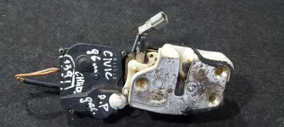 Honda Civic Rear door lock h4831110 911219