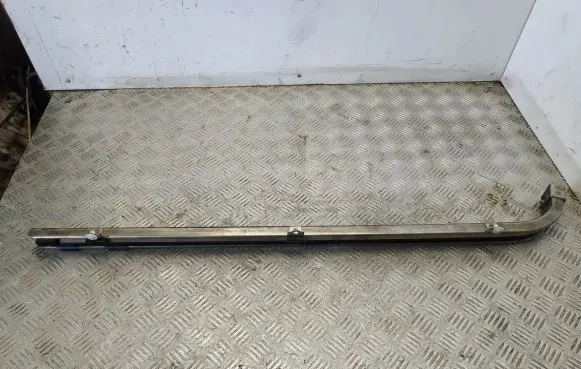 Mercedes-Benz Vito Viano W447 Sliding door upper roller guide/hinge A4477662200