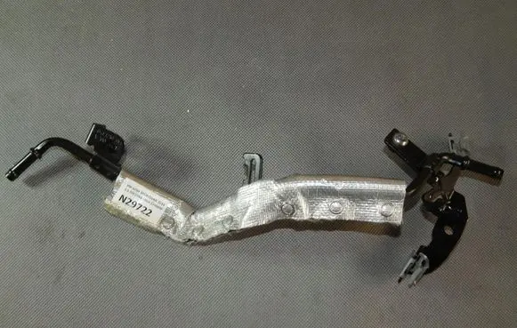 Volkswagen Golf Sportsvan Engine coolant pipe/hose 04L121070D