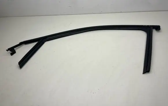 Peugeot 3008 II Rubber seal front coupe door 9811586080