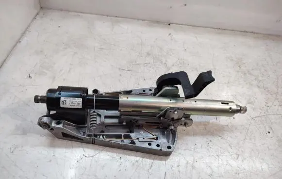 Mercedes-Benz E W212 Steering wheel axle A2124601216
