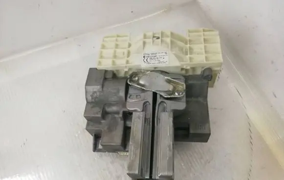 Mazda 6 Steering wheel lock KD45675J0J 11LP3740T1 EL02K7400