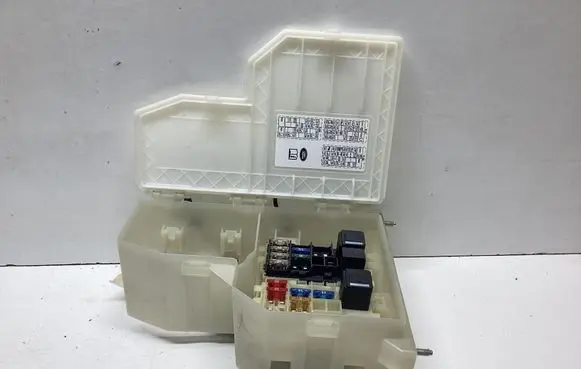 Land Rover Freelander 2 - LR2 Fuse module 6G9T14C507GD