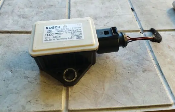 Audi A6 S6 C6 4F ESP acceleration yaw rate sensor 8E0907637B 0265005618