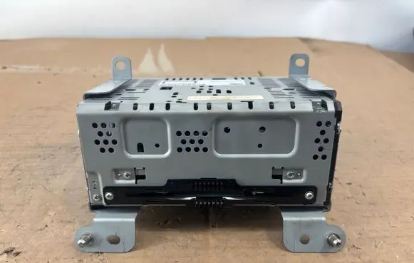 Ford S-MAX Radio/CD/DVD/GPS head unit EM2T19C107CJ 10R048384
