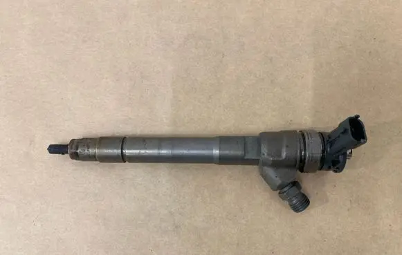 Mercedes-Benz C W205 Fuel injector 0445110546 955 HMLGT1205R