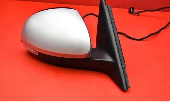 Skoda Yeti (5L) Front door electric wing mirror 5L0857934