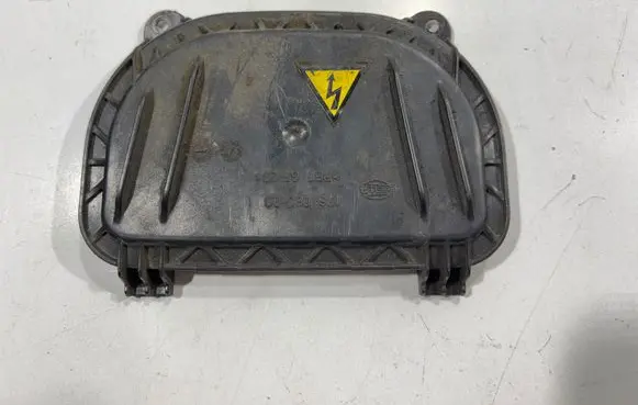 Audi A6 S6 C7 4G Headlight/headlamp dust cover 176060