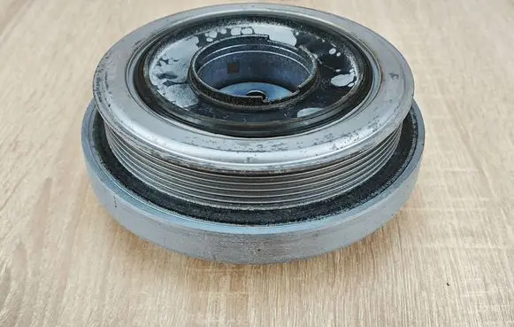 BMW 4 G22 G23 G24 G26 Crankshaft pulley 8579928