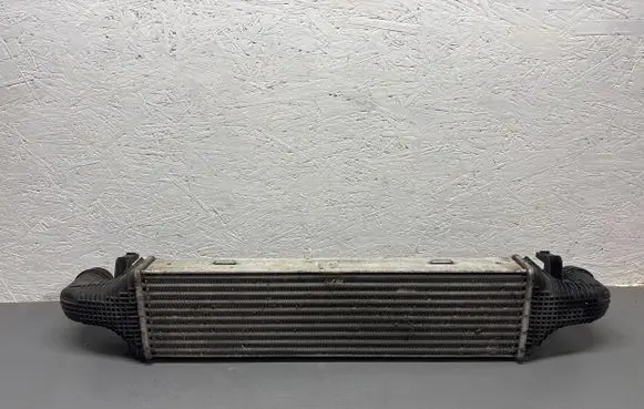 Mercedes-Benz E W212 Intercooler radiator A2045000200 6770176 09T135031