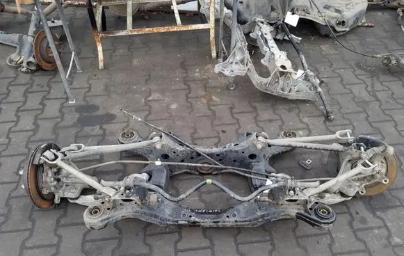 Infiniti Q50 Rear axle beam 