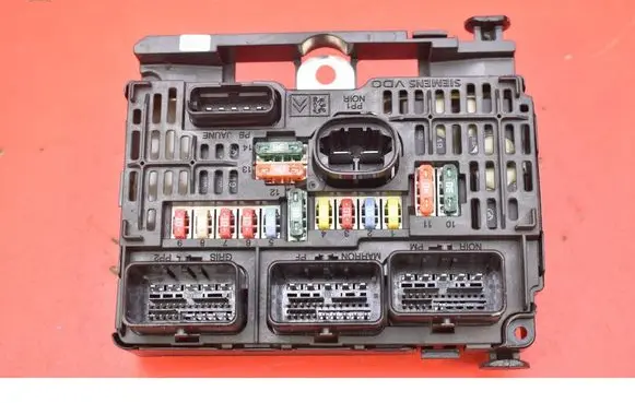 Peugeot 807 Fuse box set 9661682880