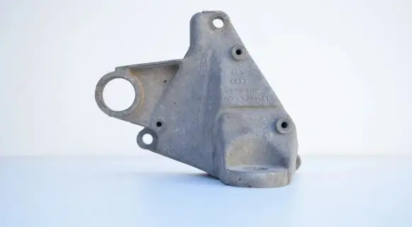 Audi A4 S4 B5 8D Engine mounting bracket 8D0399114L