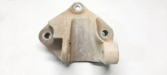 Volvo V40 Engine mounting bracket 11332JD700