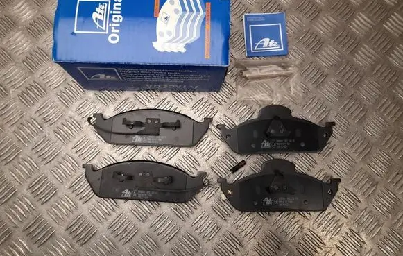 Mercedes-Benz ML W163 Brake pads (rear) 13046080042