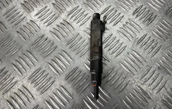Volvo V70 Fuel injector 046130201F