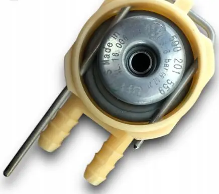 Volkswagen Caddy Fuel pressure regulator 