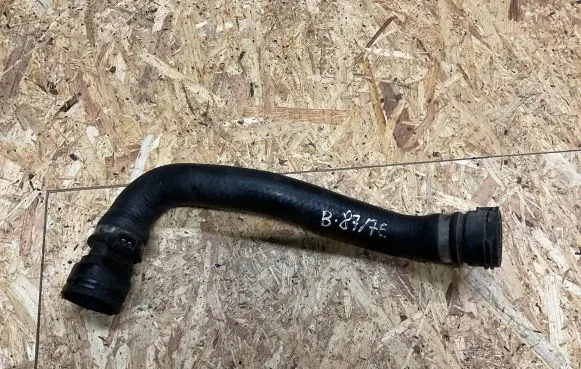 BMW 5 E60 E61 Engine coolant pipe/hose