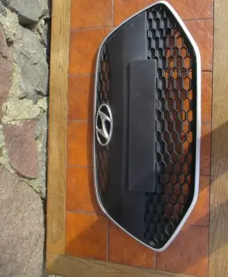 Hyundai ix20 Front bumper upper radiator grill 863511K500