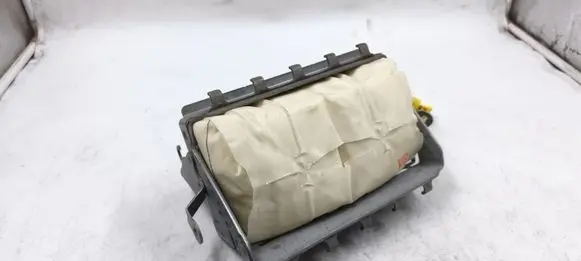 Mitsubishi Lancer X Passenger airbag 