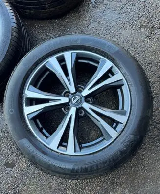 Nissan X-Trail T32 R18 alloy rim 6FR3A