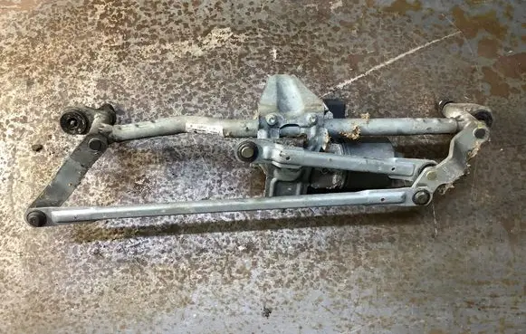 Volkswagen Caddy Front wiper linkage and motor 3397020667 2K1955023E
