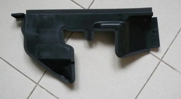 Nissan X-Trail T32 Intercooler air guide/duct channel 215584BB0A
