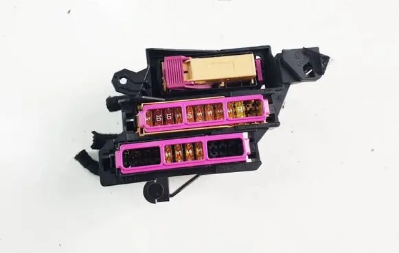 Audi A4 S4 B8 8K Fuse module 8K0971846