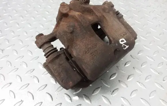 Hyundai i30 Front brake caliper 581301H000