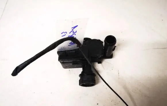 Mercedes-Benz E W211 Coolant heater control valve a2118320084
